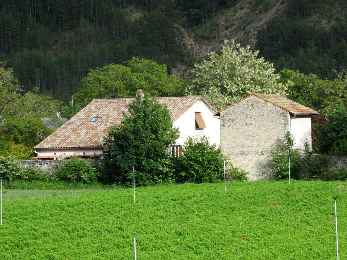 Villa La Roulotte Châtillon-en-Diois Exterior foto