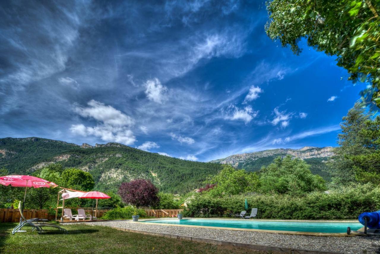 Villa La Roulotte Châtillon-en-Diois Exterior foto
